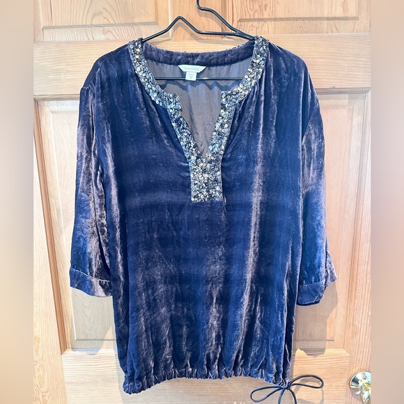 Garnet Hill !!
SALE!!!! Garnet Hill Grey Velvet Sequin Top size 10 - Picture 1 of 10